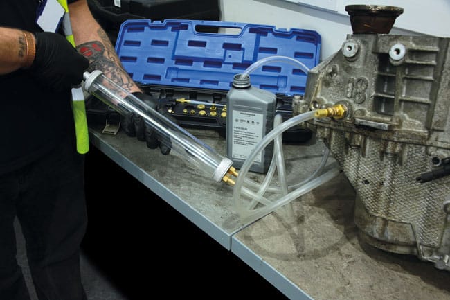 Laser Tools 9175 – Transmission Oil Refilling Pump & Adaptor Kit – for VW Group